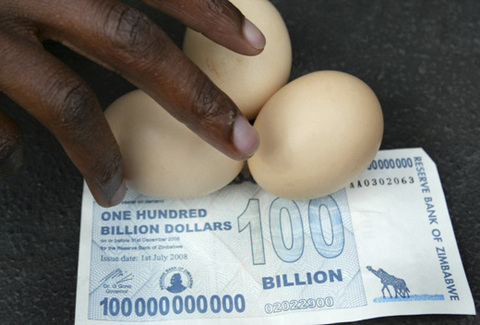 辛巴威通貨膨脹：一千億買三個雞蛋