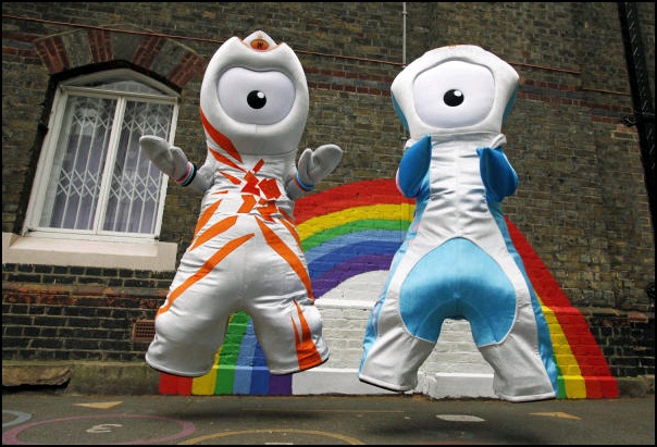 London Olympic Mascots 2012.jpg
