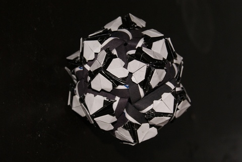 我自己设计的纸艺花球黑白配系列（多心）