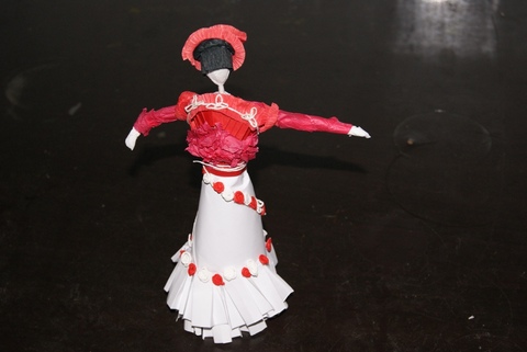 我自己设计的纸艺作品时尚纸娃娃系列（舞）