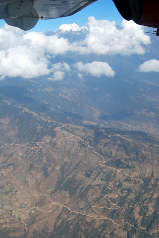 尼泊尔珠峰南坡Everest Base Camp（EBC）三女爬行记【卢卡拉叛逆的小飞机】