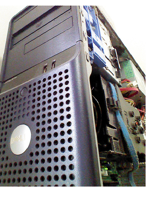 Dell ServerRetired-Vovo2000-Dell-PowerEdge-430-2006-2012(c).jpg